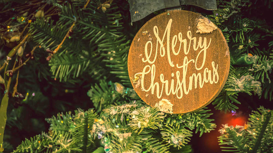 A Gorgeous Gift: Merry Christmas Wood Sign
